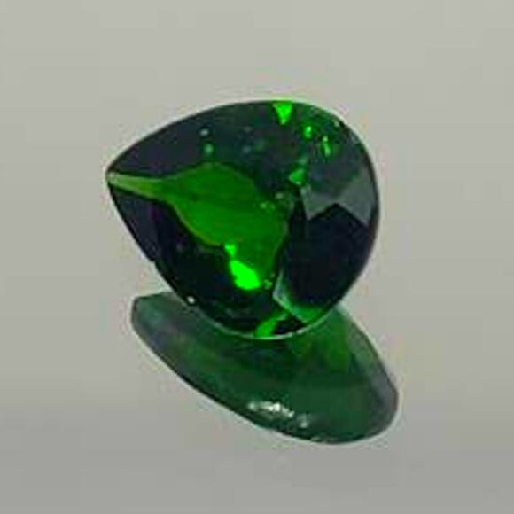 Gorgeous 2.3 Carat Chrome Diopside Gemstone!! - Picture 2 of 12